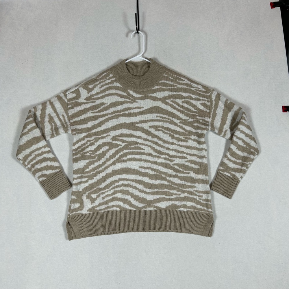 Maurices Beige Zebra Striped Sweater Women’s M Medium Long Sleeve Soft Split Hem